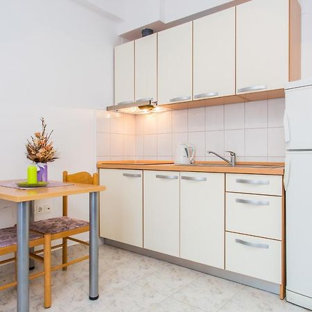 Apartments Lavanda 1 Njivice Ngoại thất bức ảnh