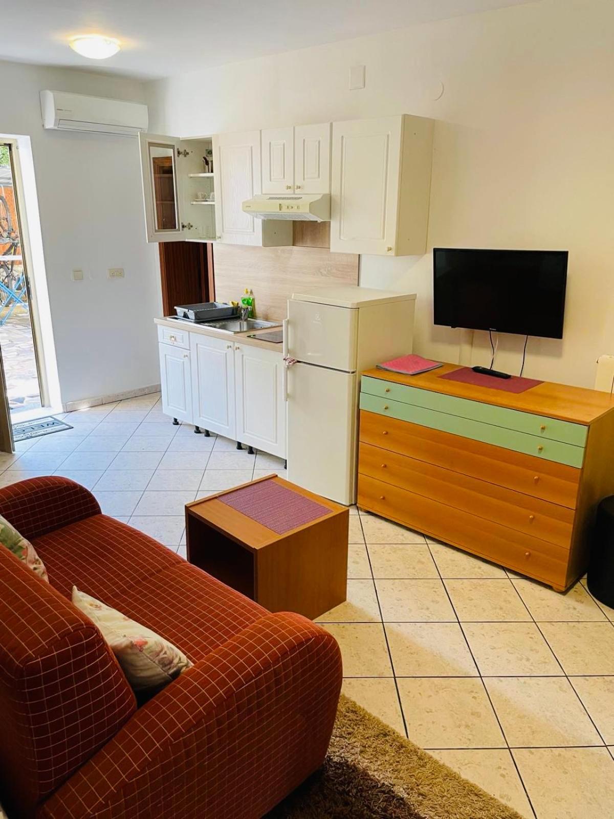 Apartments Lavanda 1 Njivice Ngoại thất bức ảnh
