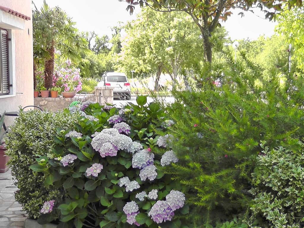 Apartments Lavanda 1 Njivice Ngoại thất bức ảnh