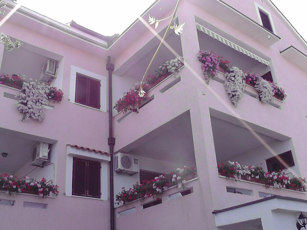 Apartments Lavanda 1 Njivice Ngoại thất bức ảnh