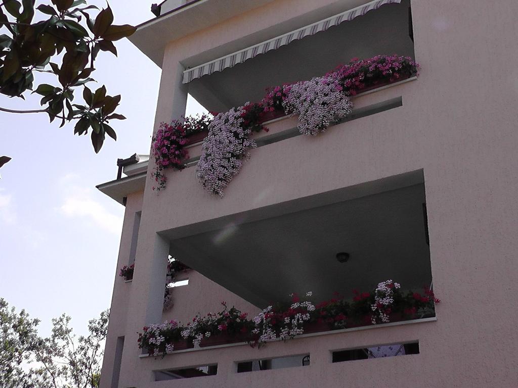 Apartments Lavanda 1 Njivice Ngoại thất bức ảnh