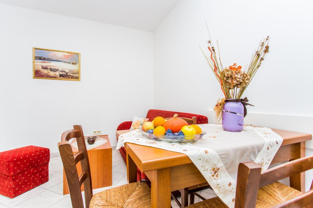 Apartments Lavanda 1 Njivice Ngoại thất bức ảnh