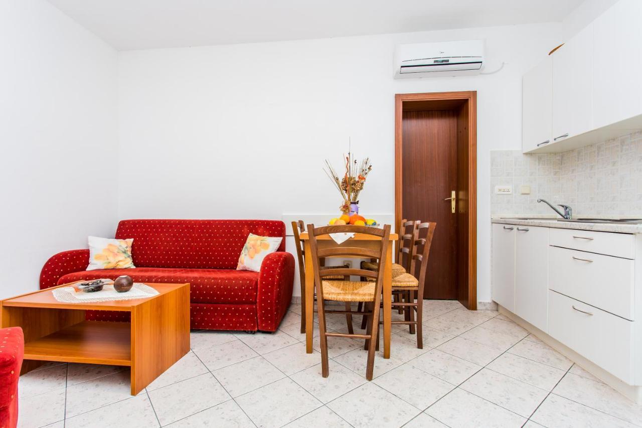 Apartments Lavanda 1 Njivice Ngoại thất bức ảnh